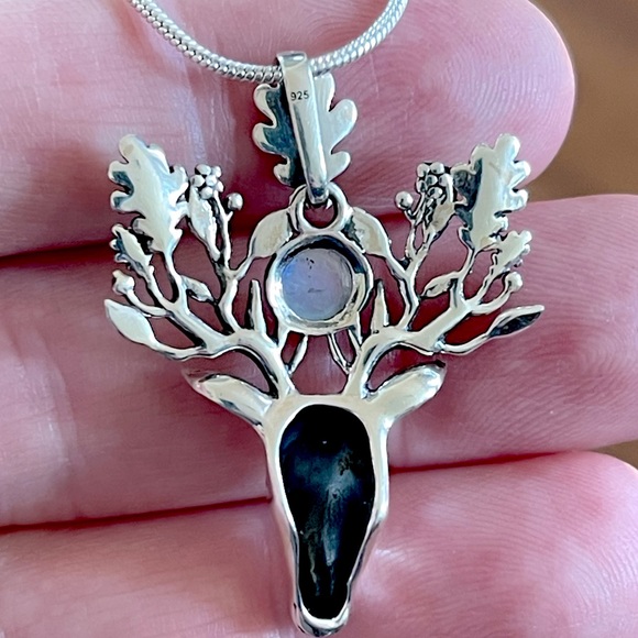 Spirit Deer rainbow moonstone - Picture 3 of 3